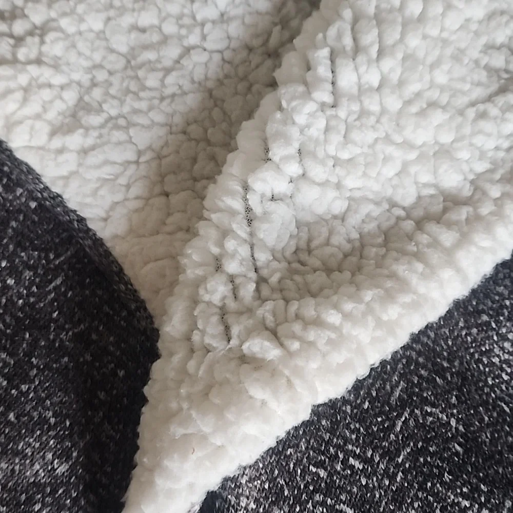 Vest - Picture 3 of 5